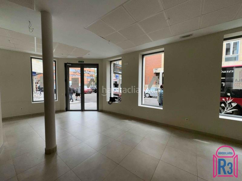 Foto ddd3ddd6-2637-4803-86d9-fc8587d5df00. Alquiler local comercial se alquila local con baño adaptado en León