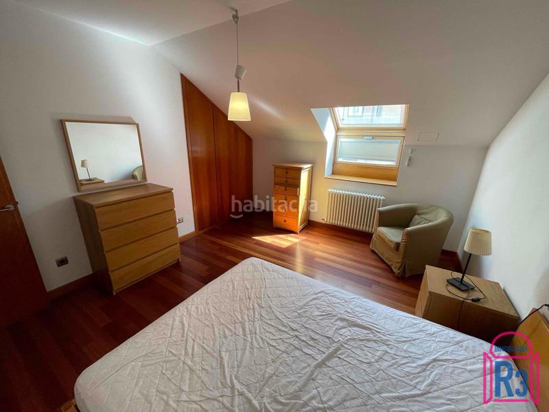 Foto c74aee93-5b4b-415d-bdc2-3471a5e320ca. Dúplex amb calefacció aparcament a Centro Ciudad León