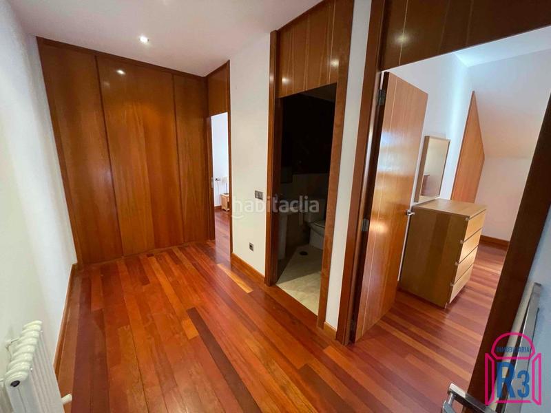 Foto e410ad7f-6d8d-49f5-b4f2-8047a5184e15. Dúplex amb calefacció aparcament a Centro Ciudad León