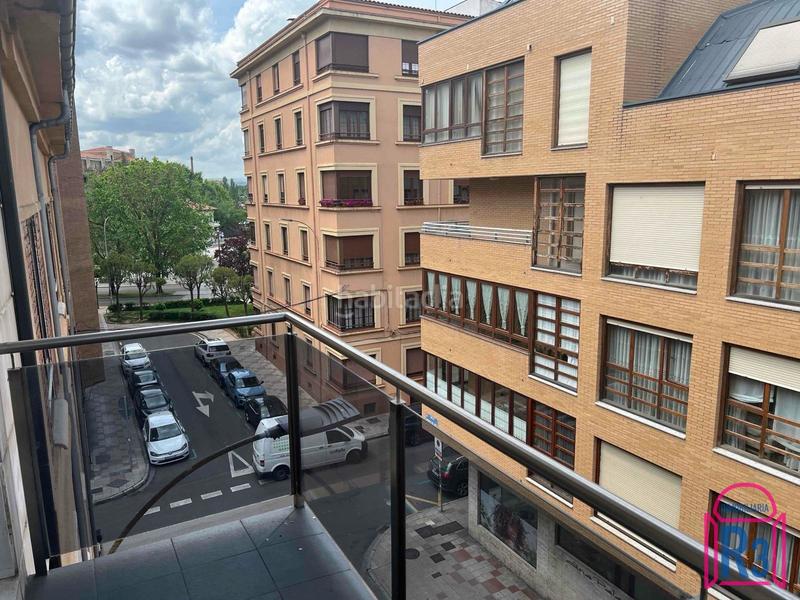 Foto ff9f6fa1-969c-49bf-9d3e-5efb77e5f926. Dúplex amb calefacció aparcament a Centro Ciudad León