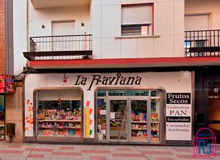 Location Local commercial  Concha espina. Se alquila local junto a la plaza de espolón