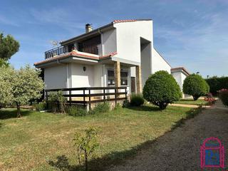 Chalet  Rio luna. Chalet individual en estrella de izar con parcela de 1290 m