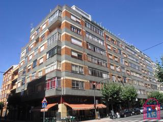 Location Appartement  Pendón de baeza. Piso semi amueblado en alquiler