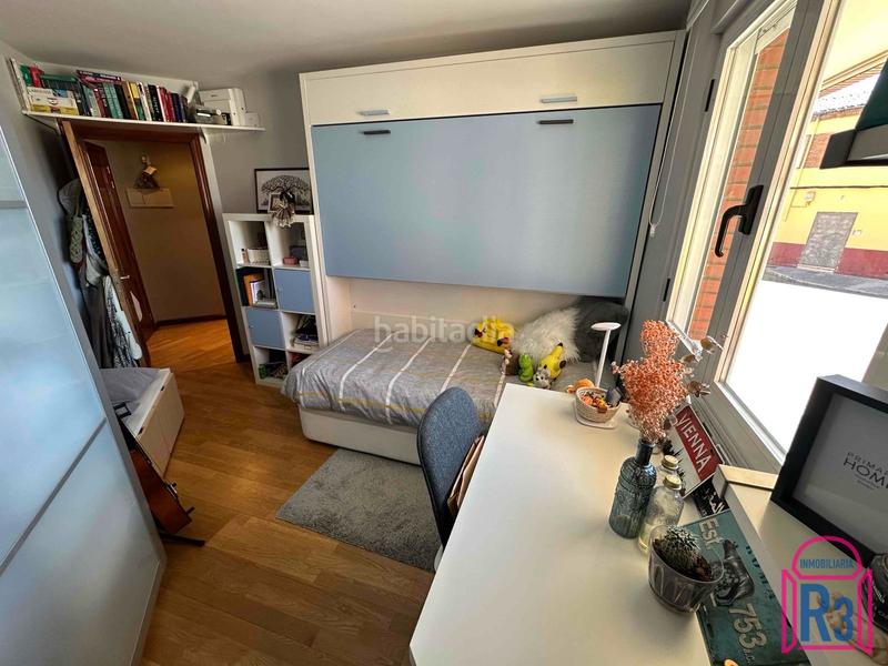 Foto d5b5a813-4f62-4140-9115-3e38cc4fe6f2. Apartamento  totalmente amueblado con garaje, para entrar a vivir en León