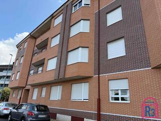 Appartement à Villaquilambre. Apartamento todo exterior con buena orientación