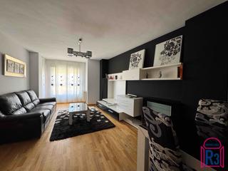 Dúplex a Trobajo del camino. Bonito dúplex con buena orientación