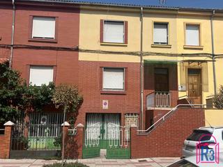 Maison à El Ejido - Santa Ana. Casa unifamiliar con patio y garaje