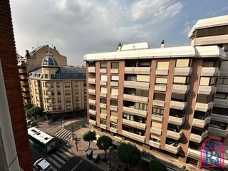 Appartement à Centro Ciudad. Apartamento alto en gran via de 2 dormitorios. exterior