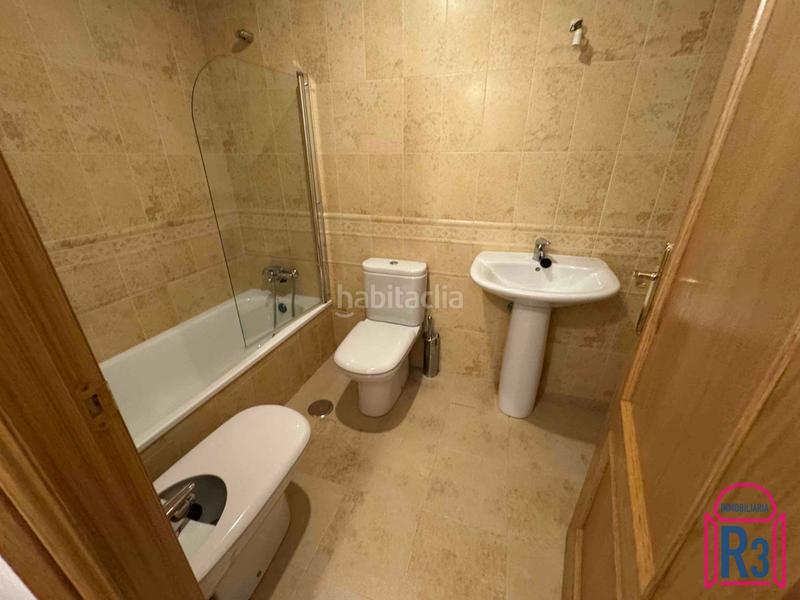 Foto 35120193-b899-43df-974d-a1fdb63232b7. Etagenwohnung mit heizung parking pool in El Soto León