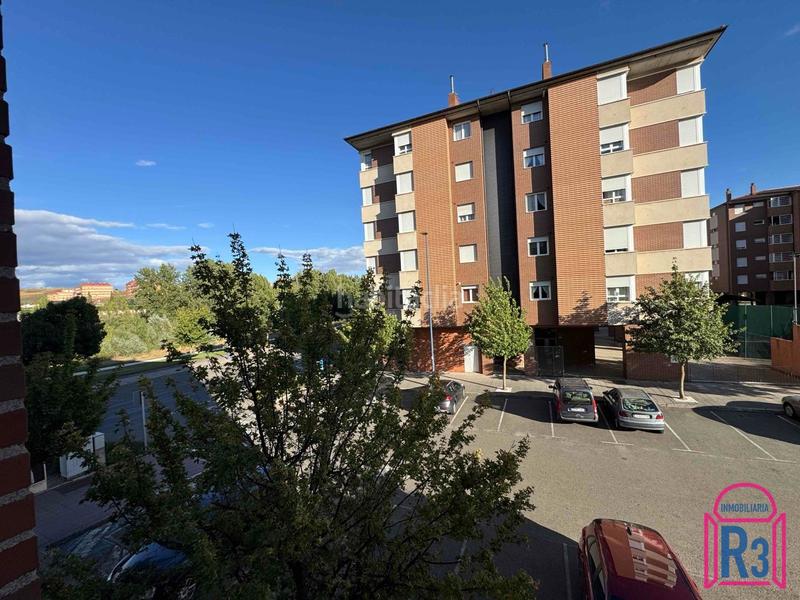 Foto 78e23ae2-0f07-492c-8608-84e8c60d7ba2. Etagenwohnung mit heizung parking pool in El Soto León