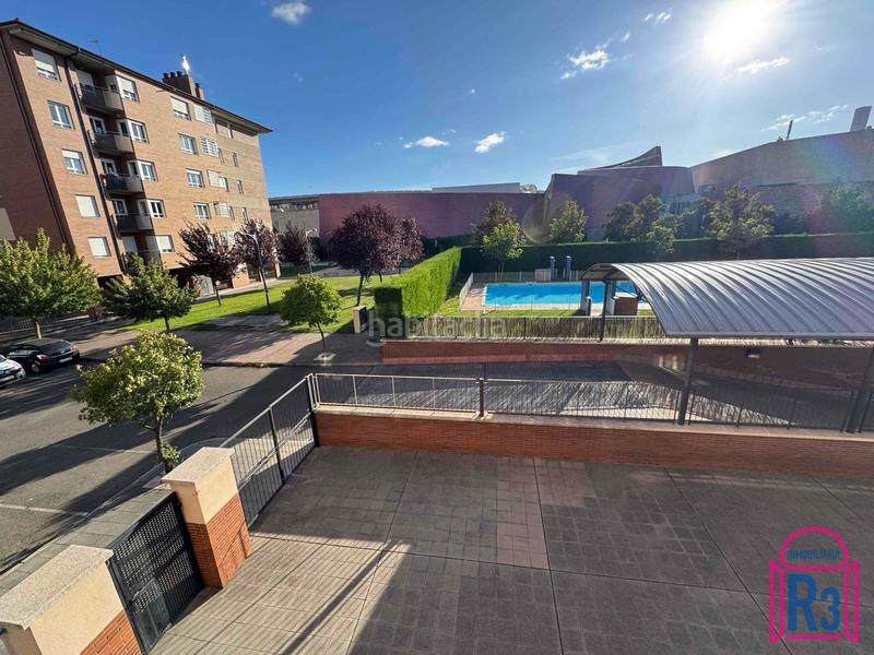 Foto b6fb2a55-03ab-4e76-ac56-7b8aa1c92374. Etagenwohnung mit heizung parking pool in El Soto León