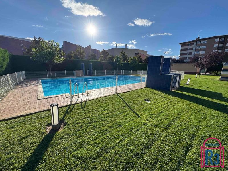 Foto d9879ccd-916f-47a9-9c2a-425f2431817b. Etagenwohnung mit heizung parking pool in El Soto León