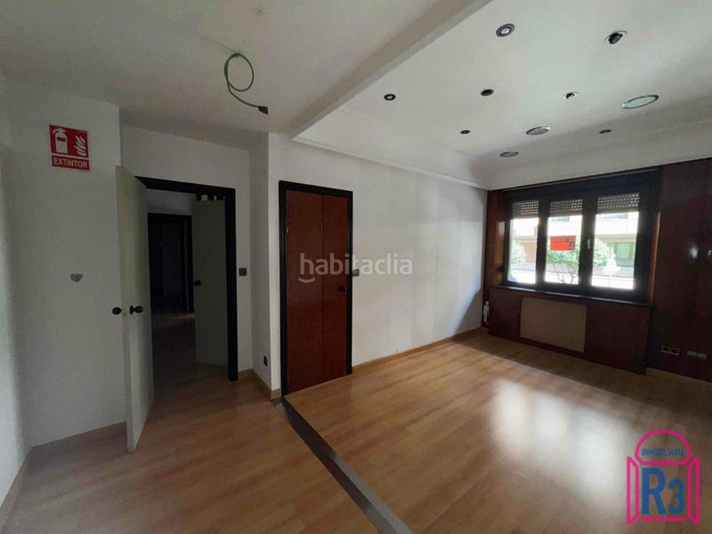 Foto 153f32e5-ef1b-4f08-b13b-4867c8d29343. Oficina  exterior en gran vía de san marcos en León