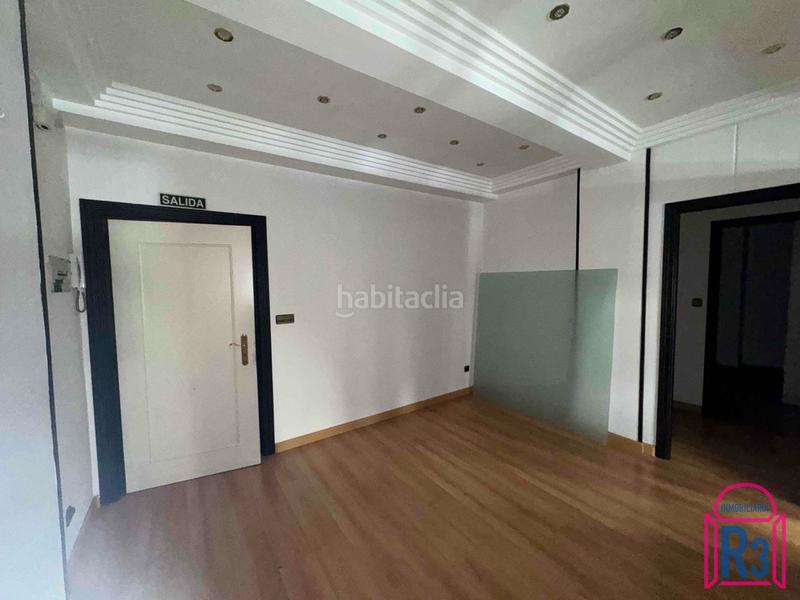 Foto c463abcc-c010-4f8c-83ad-9054e2606f8e. Oficina  exterior en gran vía de san marcos en León