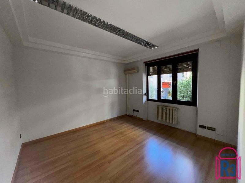 Foto dabdd431-9833-4a26-a470-8937d8f77f94. Oficina  exterior en gran vía de san marcos en León