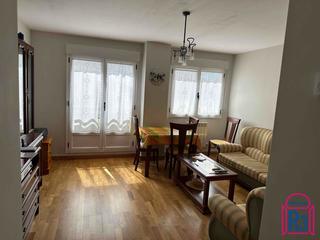 Pis  Orozco. Piso 3 dormitorios con garaje y ascensor zona chalets