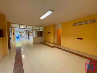 Location Local commercial  Colada. Local acondicionado en plaza del huevo