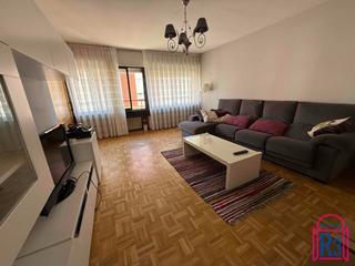 Dplex en Trobajo del camino. Dplex con dormitorio en planta baja muy soleado