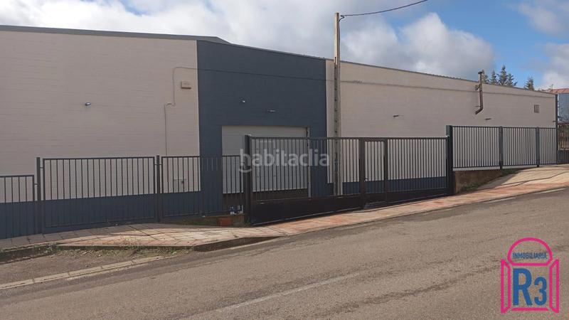 Foto 8991b33d-b486-472d-b804-093588fa5336. Location bâtiment à usage industriel dans Valdefresno