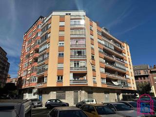 Appartement à San Claudio - La Chantría. Piso alto y soleado con garaje para reformar