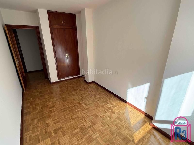 Foto 7df94c63-3592-46a1-865e-06222b54c2b5. Rent flat with heating in San Claudio - La Chantría León