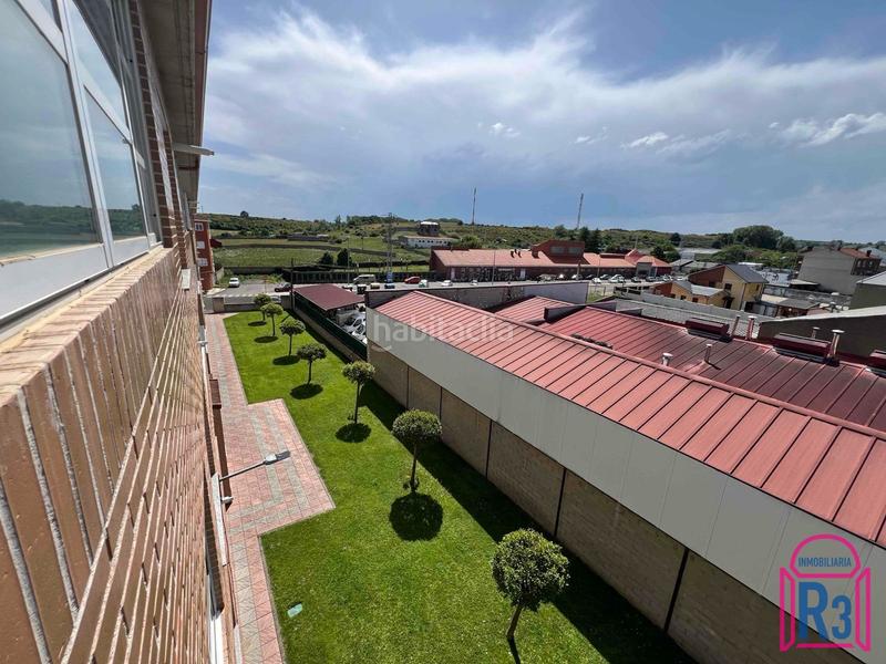 Foto d975fe8b-427b-414d-a32d-8f8fabf43485. Lloguer apartament amb calefacció aparcament a Trobajo del camino