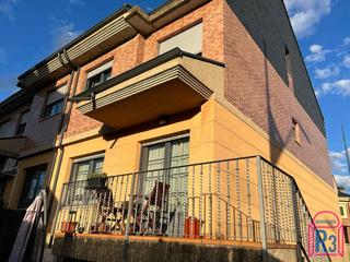 Casa adossada a San Andrés del Rabanedo Pueblo. Pareado muy soleado zona espacio león