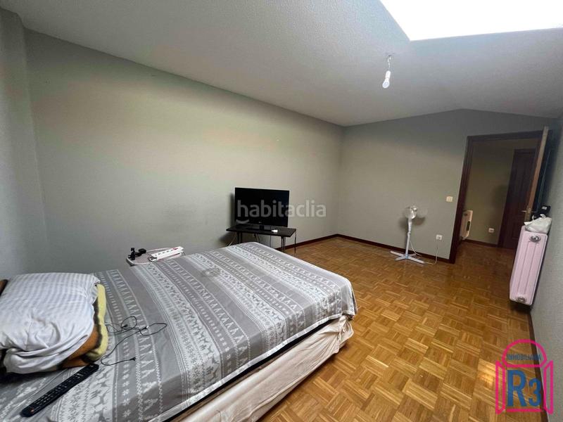 Foto 740215be-f50b-4fd0-ae56-c7b02ac22c94. Zweistöckige wohnung mit heizung parking in Villaquilambre