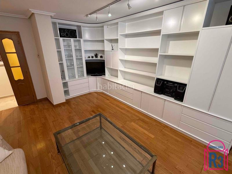 Foto d2a28fe2-de1d-41c2-a72d-35e38defa2d5. Miete etagenwohnung mit heizung parking in San Claudio - La Chantría León