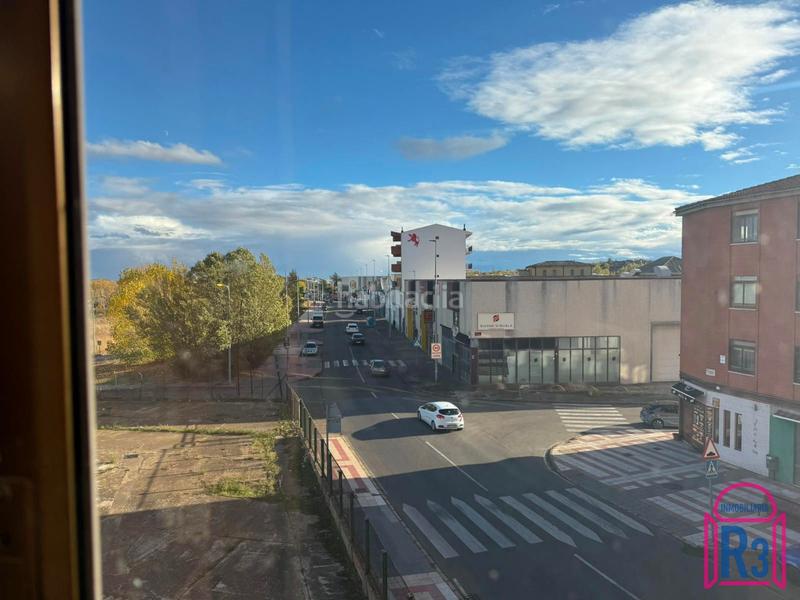 Foto 1424cf21-26b8-4f09-97e0-f708cc3bad5f. Edifici a Trobajo del camino