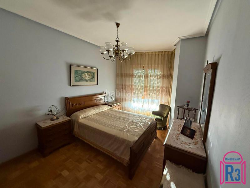 Foto 1a83d10e-2fc9-4e30-a36e-99a1e8c9947e. Edifici a Trobajo del camino