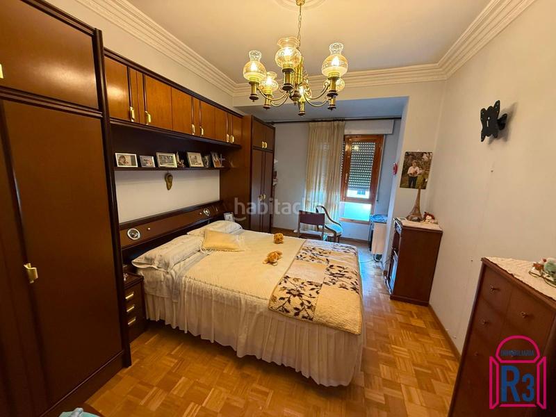 Foto 5e93142d-076d-48a5-bc63-712a2f1836ff. Edifici a Trobajo del camino