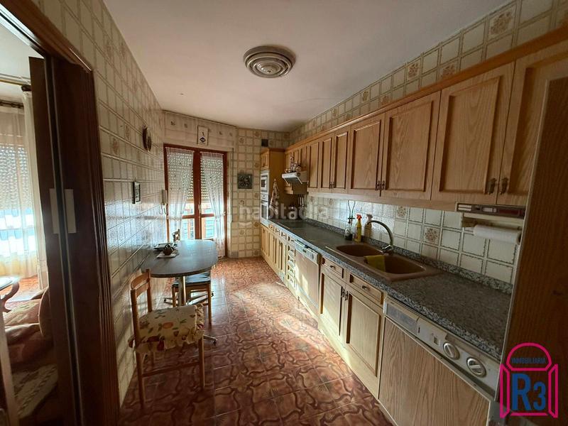 Foto 6d40be59-2111-4f77-917f-8234b3b4f052. Edifici a Trobajo del camino