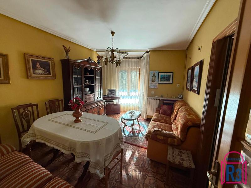 Foto 6dc52ece-cbd0-42ce-ae3f-1f911603235b. Edifici a Trobajo del camino