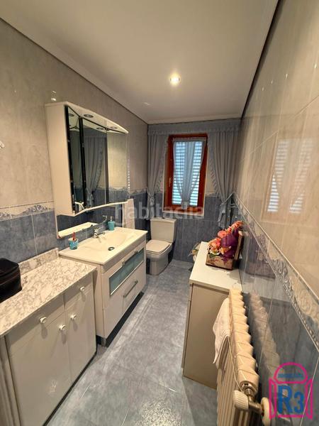 Foto bc0fc74c-044d-4f3d-97cb-cbb3a1387047. Edifici a Trobajo del camino