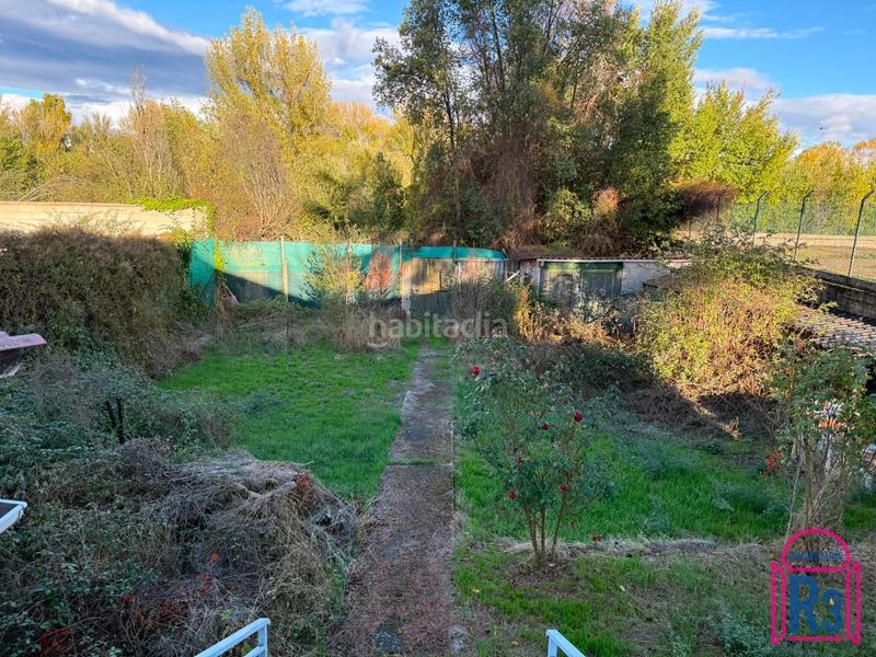 Foto da1f5859-e942-43cc-be59-05b65df17ec5. Edifici a Trobajo del camino