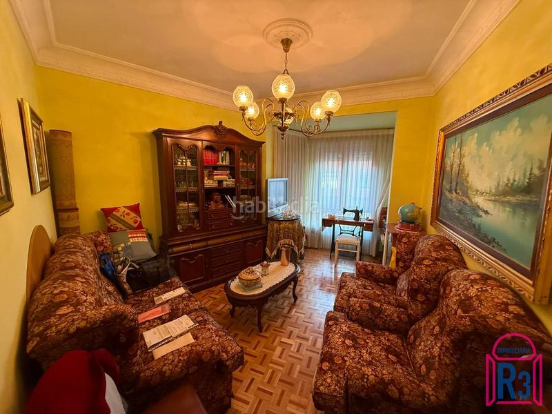 Foto fb13887c-2be6-44a0-8663-671df6242f0d. Edifici a Trobajo del camino