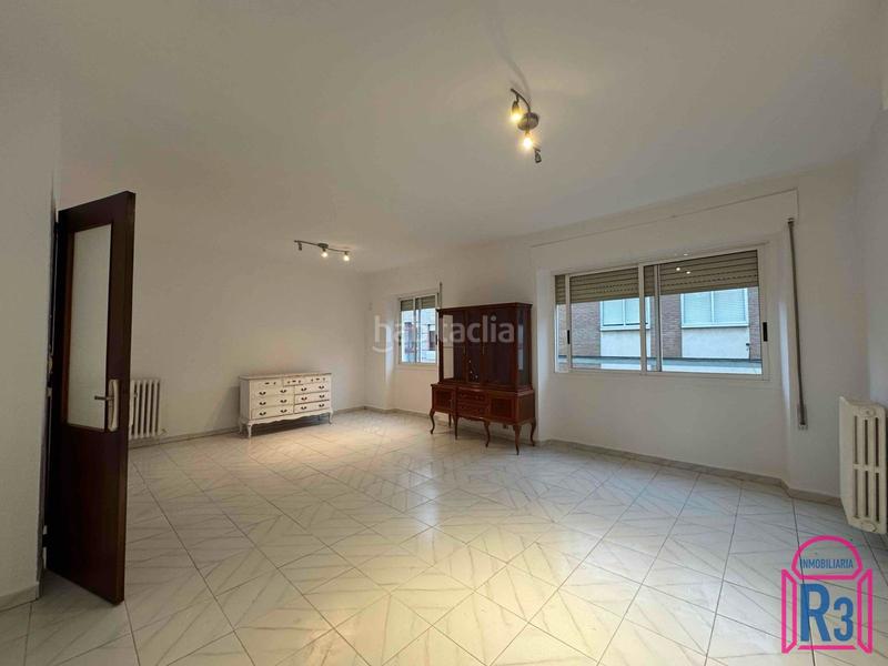 Foto 28255965-44de-47a5-8eb0-6272e2651a28. Appartamento con riscaldamento parcheggio in Trobajo del camino