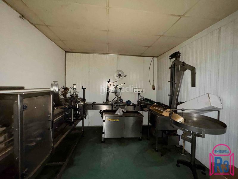 Foto 12e69623-bb3b-4d7b-b7ff-e0f8a3a99daf. Fabrikhalle mit heizung in Sariegos