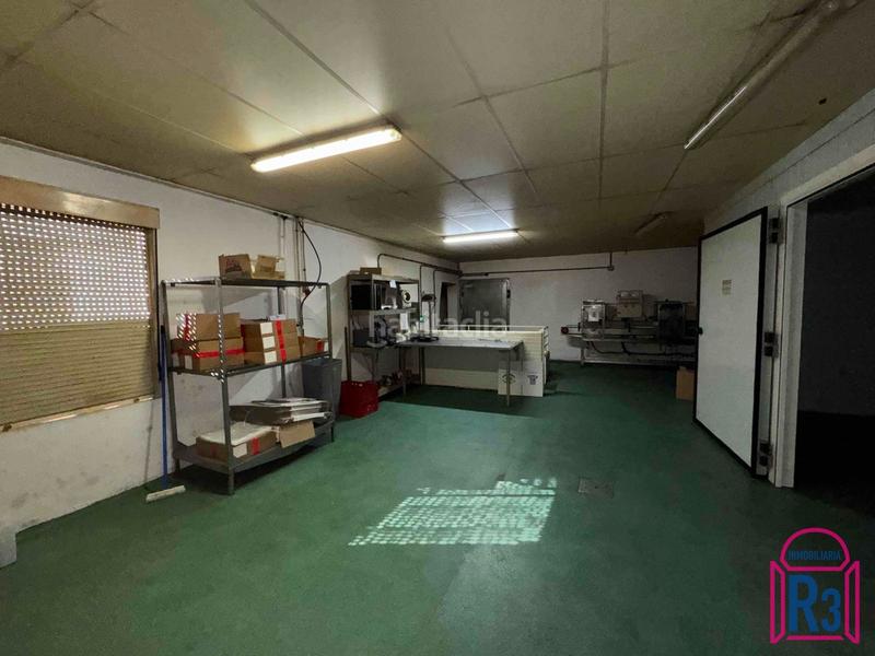 Foto 13778ef1-84de-4dee-9d58-c16e53372752. Fabrikhalle mit heizung in Sariegos