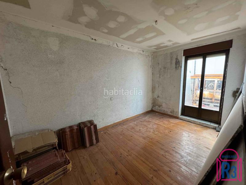 Foto 481d4a30-495c-4c3b-a5d0-5e6343e32394. Fabrikhalle mit heizung in Sariegos