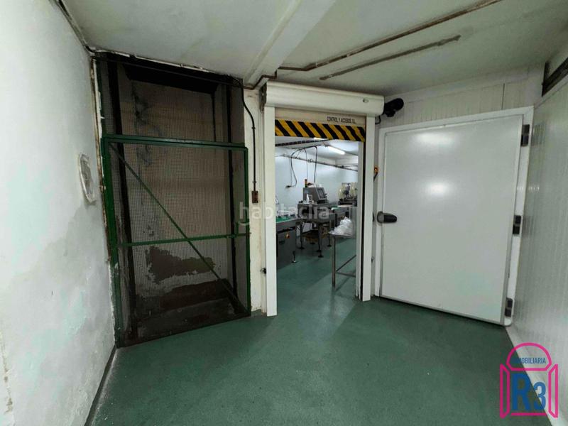 Foto 624bce1e-d71a-4fc7-a20b-d85bab791195. Fabrikhalle mit heizung in Sariegos