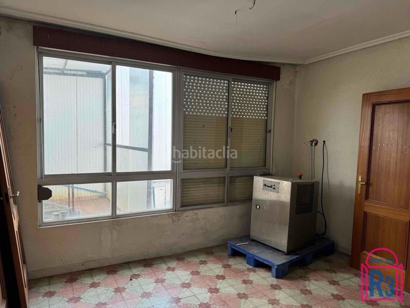 Foto ea57f0df-f86b-4885-80de-d408b80508d9. Fabrikhalle mit heizung in Sariegos