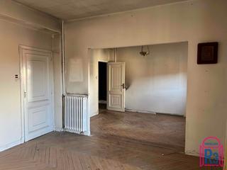 Etagenwohnung  Carmen. Piso alto, edificio antiguo al lado de ordoño ii