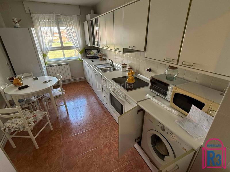 Foto 7ffe327b-9167-4f4b-885d-fa7340ac2689. Rent flat with heating parking in La Vega - La Sal León