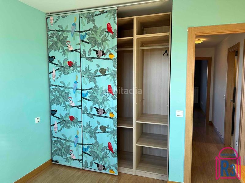 Foto 2c415834-d9c3-49c4-82e0-27c93d1be217. Casa adossada amb calefacció aparcament a Valdefresno