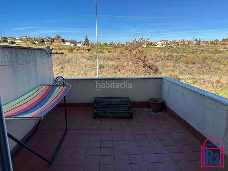 Foto 51fcd685-a42b-4c2e-897f-99b4d61419cc. Casa adossada amb calefacció aparcament a Valdefresno