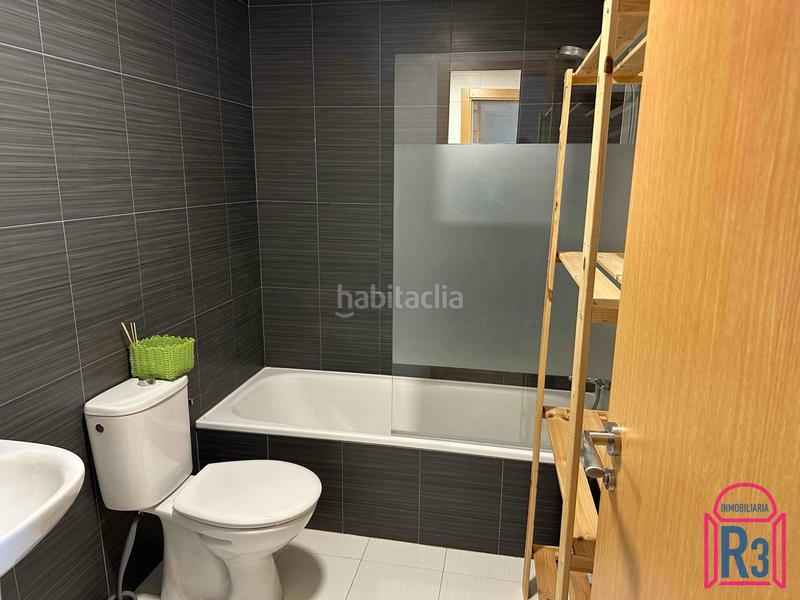 Foto c351fc09-534d-4c93-95e8-48e7d4f87555. Casa adossada amb calefacció aparcament a Valdefresno