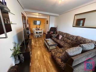 Duplex à Armunia. Dúplex con dormitorio en planta baja y amplio garaje