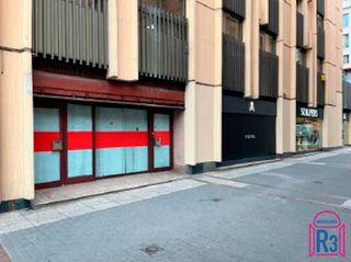 Lloguer Local Comercial  Ordoño ii (pasaje cine mary). Local pasaje cine mary